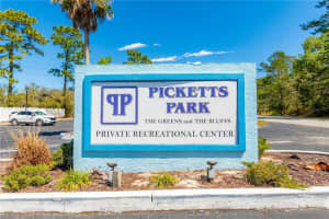 8189 STURBRIDGE COURT, WEEKI WACHEE, FL 34613 Sold 05/02/24