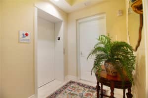 1325 SNELL ISLE BOULEVARD, ST PETERSBURG, FL 33704 Sold 09/19/24