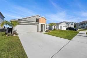 1432 AXEL CIRCLE, WINTER HAVEN, FL 33880 Sold 04/26/24