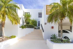 745 BAYPORT WAY, LONGBOAT KEY, FL 34228 Sold 05/17/24