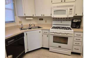 5900 SHORE BOULEVARD, GULFPORT, FL 33707 Sold 10/01/24