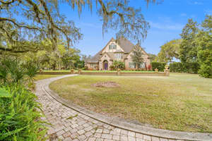 5407 BAILEY ROAD, PLANT CITY, FL 33565 Sold 05/22/25