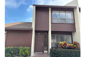 448 MARKET SQUARE, LAKELAND, FL 33813 Sold 05/20/24