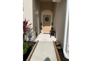 2116 OSPREY WOODS CIRCLE, ORLANDO, FL 32820 Sold 09/18/24