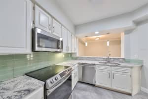 1215 BAY CLUB CIRCLE, TAMPA, FL 33607 Sold 07/15/24