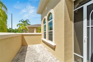 2121 SIFIELD GREENS WAY, SUN CITY CENTER, FL 33573 Sold 05/19/25
