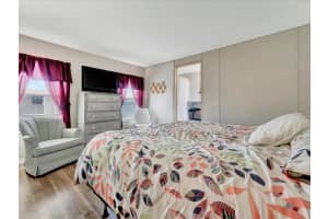 128 SAINT MARTINS WAY, APOLLO BEACH, FL 33572 Sold 07/04/24