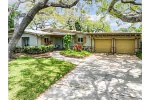 313 PALMETTO LANE, LARGO, FL 33770 Sold 01/06/25