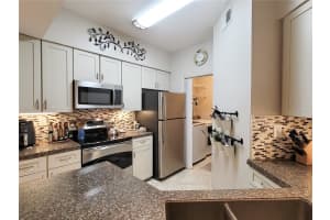 5107 BAY CLUB CIRCLE, TAMPA, FL 33607 Sold 09/30/24