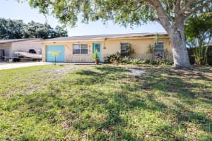6508 NE 4TH AVE, BRADENTON, FL 34208 Sold 11/01/24