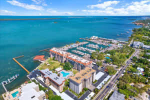 632 EDGEWATER DRIVE, DUNEDIN, FL 34698 Sold 05/31/24