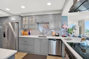 632 EDGEWATER DRIVE, DUNEDIN, FL 34698 Sold 05/31/24