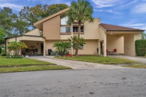 2756 FOXFIRE COURT, CLEARWATER, FL 33761 Sold 11/22/24