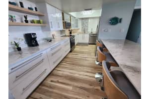 7650 BAYSHORE DRIVE, TREASURE ISLAND, FL 33706 Sold 01/03/25