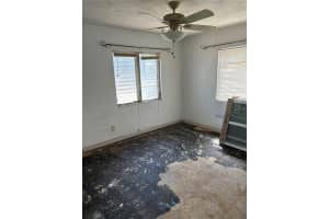 419 40TH AVENUE, SAINT PETERSBURG, FL 33705 Sold 09/24/24