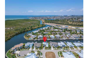 717 PINCKNEY DRIVE, APOLLO BEACH, FL 33572 Sold 04/10/25