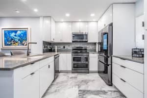 2650 COUNTRYSIDE BOULEVARD, CLEARWATER, FL 33761 Sold 11/22/24