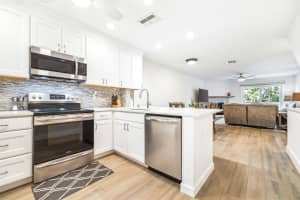 399 MADEIRA CIRCLE, SAINT PETERSBURG, FL 33715 Sold 09/27/24