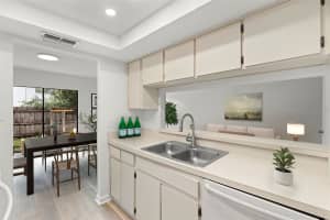 1314 MOUNTAIN VIEW DR, TAMPA, FL 33612 Sold 01/06/25