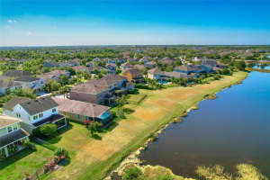 6912 OLD BENTON DR, APOLLO BEACH, FL 33572 Sold 11/27/24