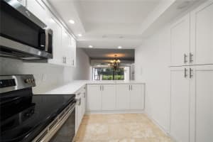 4205 FAIRWAY RUN, TAMPA, FL 33618 Sold 10/30/24