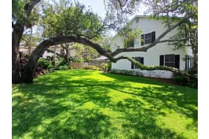 2902 BAYSHORE COURT, TAMPA, FL 33611 Sold 03/21/25