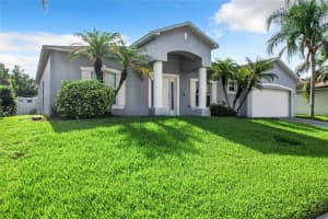 512 REDDICKS CIRCLE, WINTER HAVEN, FL 33884 Sold 08/12/24