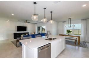 10615 HIDDEN BANKS GLEN, PARRISH, FL 34219 Sold 05/02/25