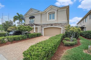 652 SAXONY BOULEVARD, SAINT PETERSBURG, FL 33716 Sold 11/21/24