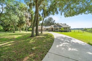 809 STARLIFTER LANE, VALRICO, FL 33594 Sold 11/18/24