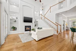 435 ISLEBAY DRIVE, APOLLO BEACH, FL 33572 Sold 02/20/25