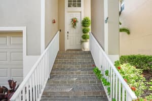 7285 ISLAMORADA CIRCLE, SEMINOLE, FL 33777 Sold 11/01/24