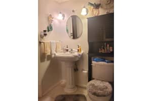 335 SCOTTSDALE SQUARE, WINTER PARK, FL 32792 Sold 01/17/25