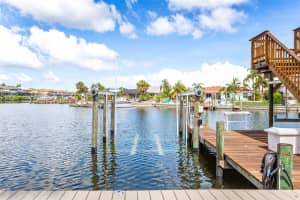 6306 COTTONWOOD LANE, APOLLO BEACH, FL 33572 Sold 08/06/24
