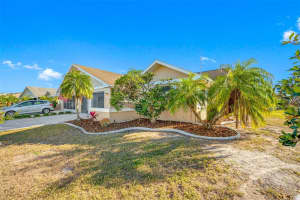 320 STROLL LANE, SUN CITY CENTER, FL 33573 Sold 11/23/24