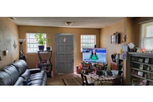 8004 N KLONDYKE ST, TAMPA, FL 33604 Sold 06/06/25