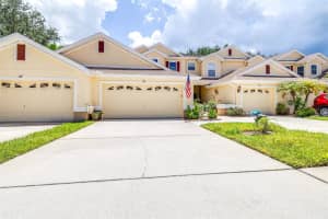 526 SPRING LAKE CIRCLE, TARPON SPRINGS, FL 34688 Sold 09/23/24