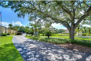 13608 VILLAGE DRIVE, TAMPA, FL 33618 Sold 10/14/24