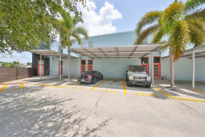 2513 AZEELE STREET, TAMPA, FL 33609 Sold 12/03/24