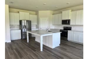 908 160TH LANE, BRADENTON, FL 34212 Sold 07/08/25