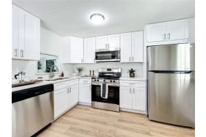 241 MENLO PARK AVENUE, DAVENPORT, FL 33897 - MLS#MFRT3544726
