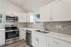 2395 19TH STREET, SARASOTA, FL 34234 - MLS#MFRT3545281