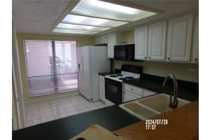 4226 HARTWOOD LANE, TAMPA, FL 33618 Sold 02/04/25