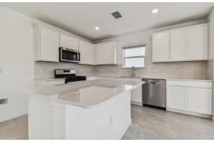 1185 KISTNA DRIVE, ZEPHYRHILLS, FL 33540 Sold 05/12/25