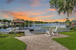 3744 E Lake Dr, LAND O LAKES