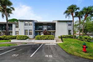 1952 LAUGHING GULL LANE, CLEARWATER, FL 33762 Sold 11/05/24
