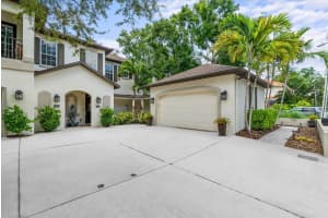 5214 BAYSHORE BOULEVARD, TAMPA, FL 33611 Sold 09/09/24