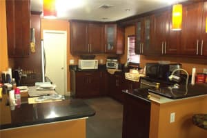 513 CENTER POINT ROAD, VALRICO, FL 33594 Sold 09/19/24