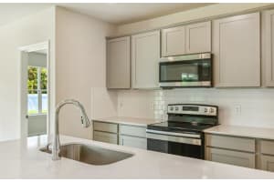 450 PINE TREE BOULEVARD, LAKE ALFRED, FL 33850 Sold 09/19/24