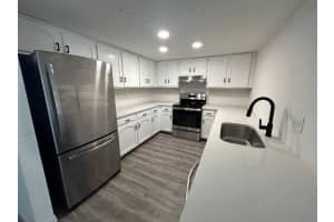 5137 PURITAN CIRCLE, TAMPA, FL 33617 Sold 01/03/25